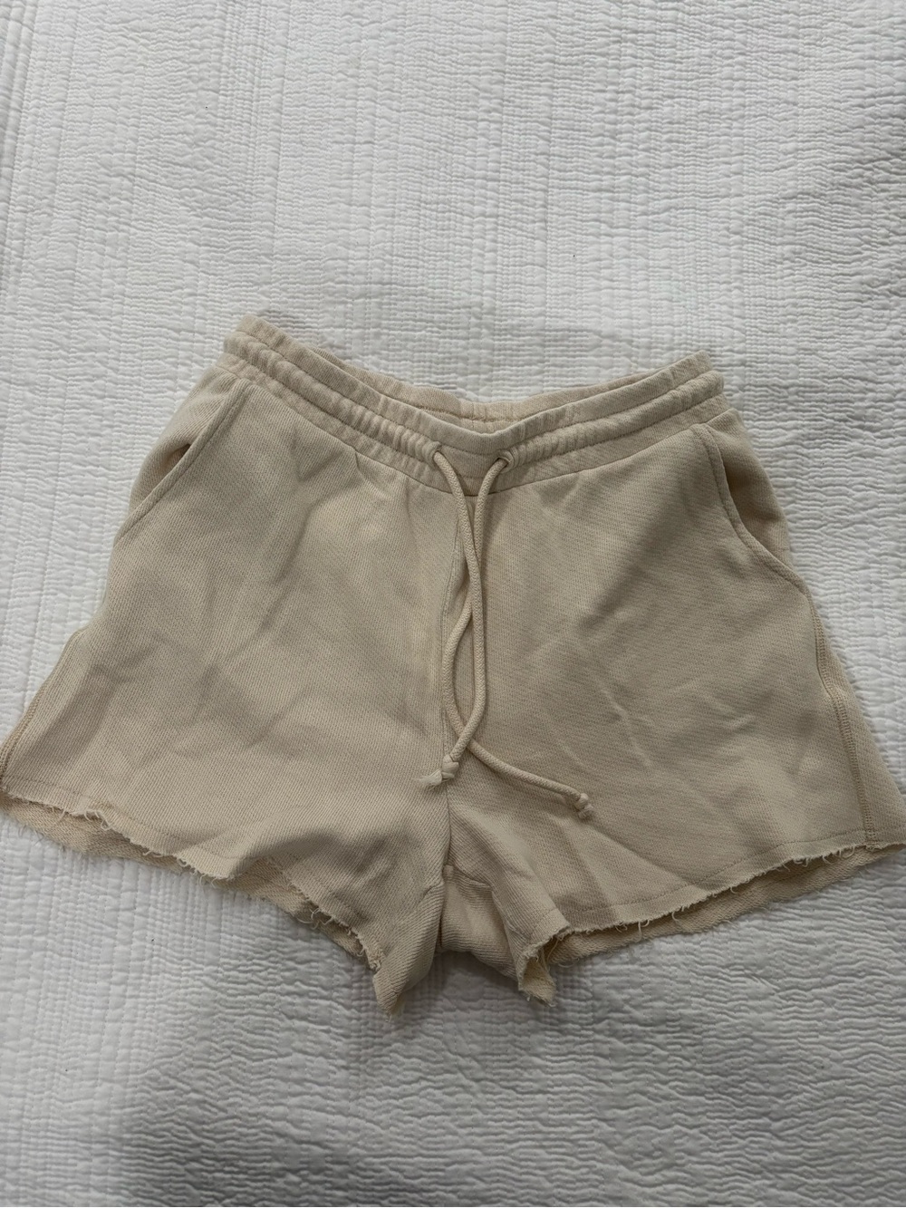 American Eagle Outfitters Cream Raw-Hem Drawstring Lounge Shorts Medium